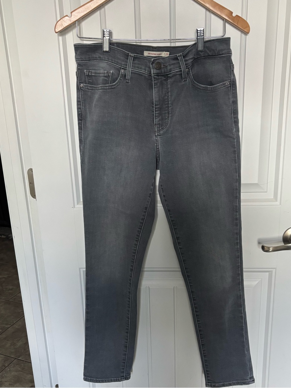 Like new Gray Levi’s jeans